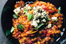 Risoto de cevadinha com feta marinado