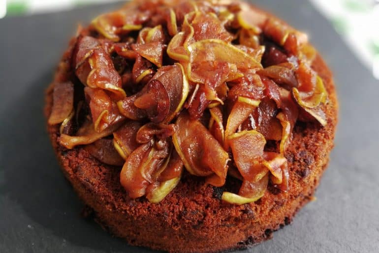 Bolo de maça caramelada